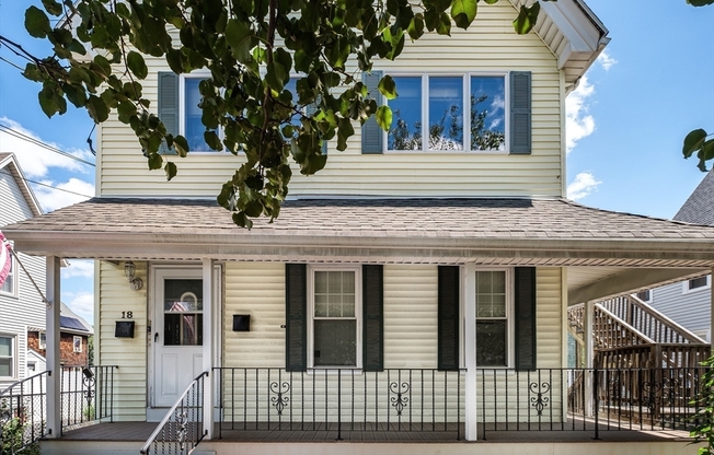 18 CHESTNUT ST