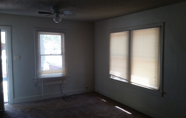 2 beds, 1 bath, $1,595