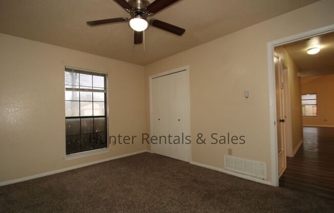 3 beds, 2 baths, $1,495