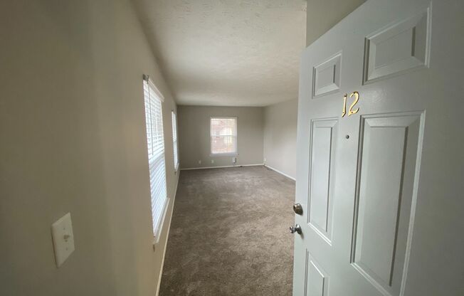 2 beds, 1 bath, 1,000 sqft, $1,365, Unit 11