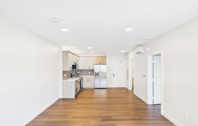 2 beds, 2 baths, $3,045, Unit 301