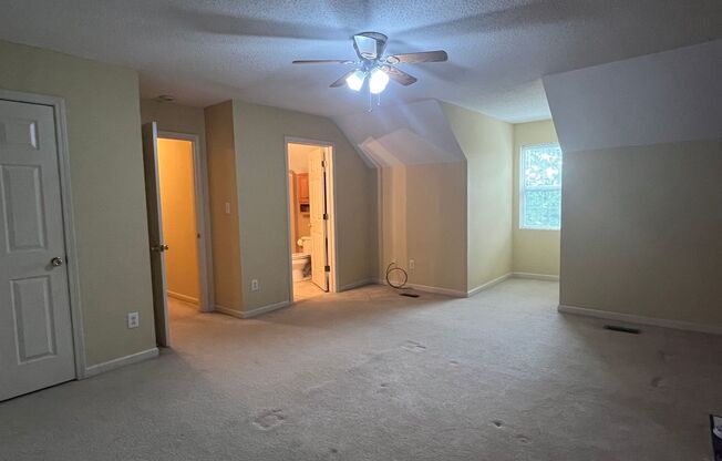 2 beds, 2 baths, $1,600, Unit # 9