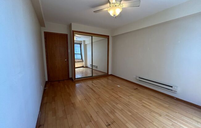 1 bed, 1 bath, 700 sqft, $1,900, Unit 418-1004