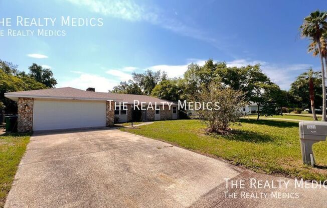 1073 LEEWARD DR