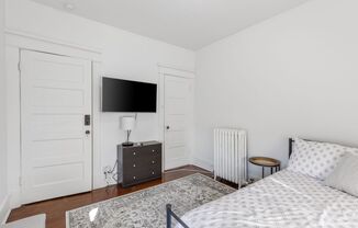 Your home away from home: Discover our amazing mid-term housing options.