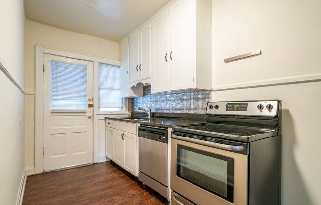 2 beds, 1 bath, $1,445