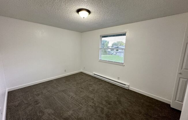 2 beds, 1 bath, $1,600, Unit 3277 W. 9th Ct. #A