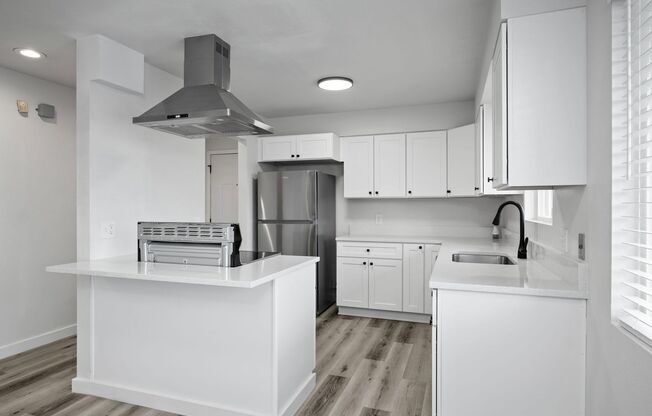 2 beds, 1 bath, 850 sqft, $1,695, Unit #6