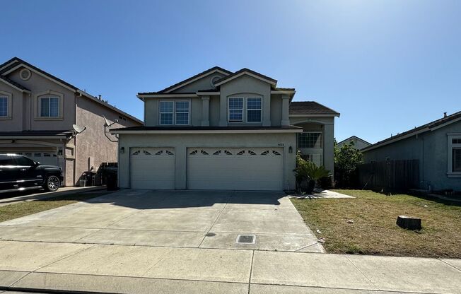 Comfortable home has 5Bdm 3Ba Home With 3 Car Garage