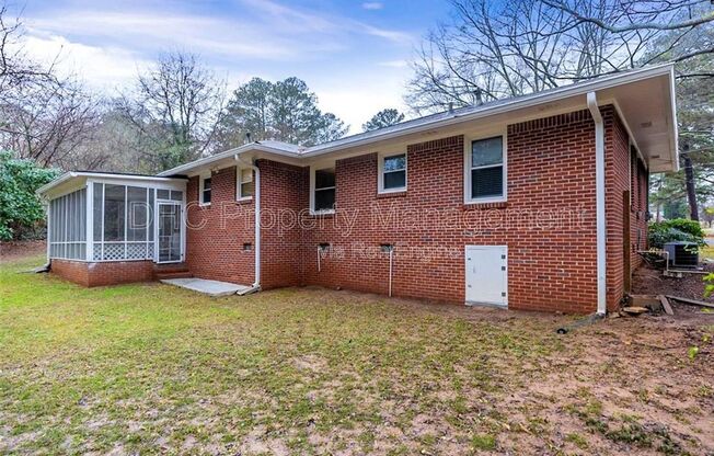 161 LAROSE CIR SE