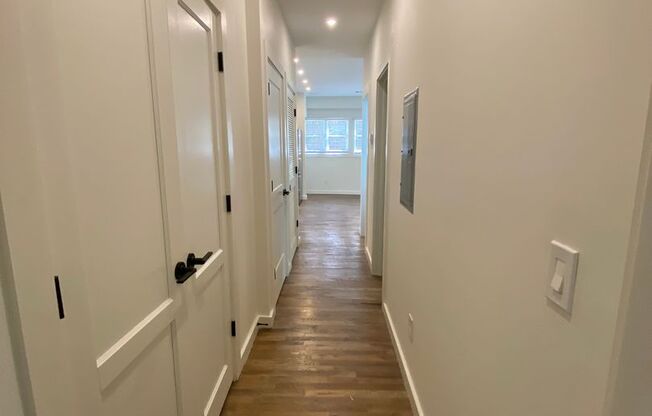 2 beds, 1 bath, 630 sqft, $2,145, Unit 011