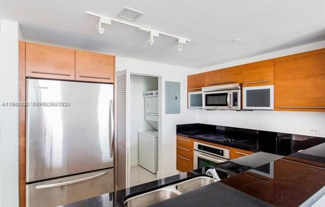 244 Biscayne Blvd # 2102 (A11993883)