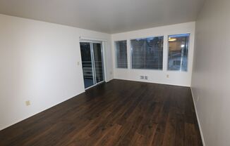 2 beds, 1 bath, 750 sqft, $1,900, Unit 4