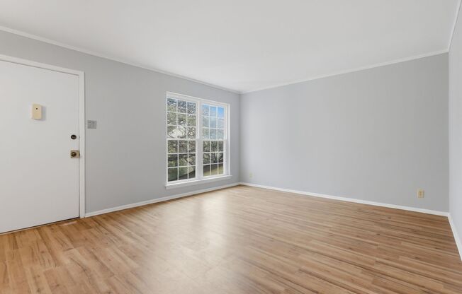 Charming 3rd-floor 2-bed condo