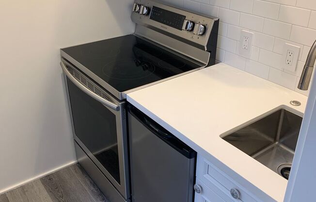 Studio, 1 bath, 125 sqft, $1,850, Unit B-101