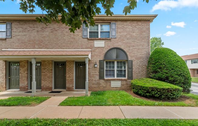 2 beds, 1.5 baths, 1,020 sqft, $2,055, Unit C07