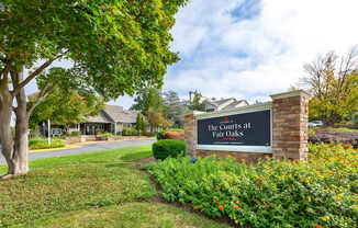 The Courts at Fair Oaks: Spacious 1 & 2-Bedroom Apartment Homes in Fairfax, VA