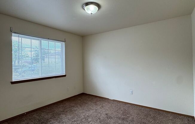 2 beds, 1 bath, $1,198, Unit 105