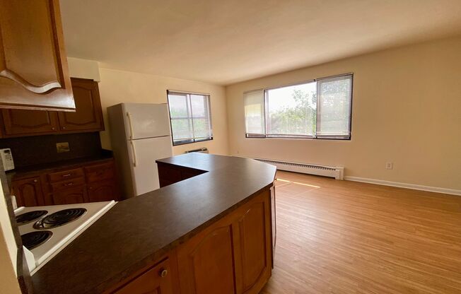 2 beds, 2 baths, 1,350 sqft, $1,980, Unit 501