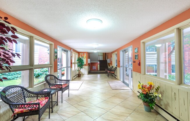 2 beds, 1 bath, 737 sqft, $1,299, Unit 667010