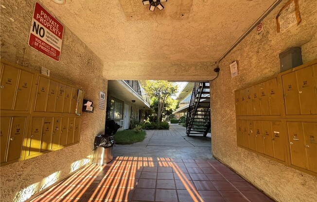 8800 Cedros Ave #125