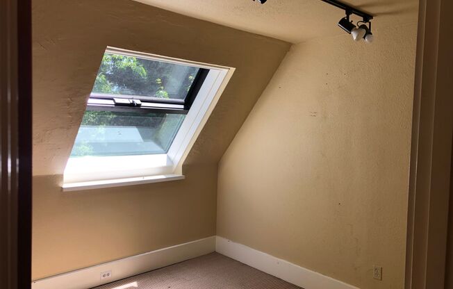 Office Suites in NW Nob Hill/Alphabet District!