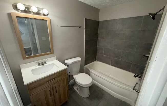 1 bed, 1 bath, 500 sqft, $925, Unit 106