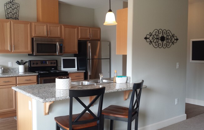 2 beds, 2 baths, 952 sqft, $1,725, Unit 203-C