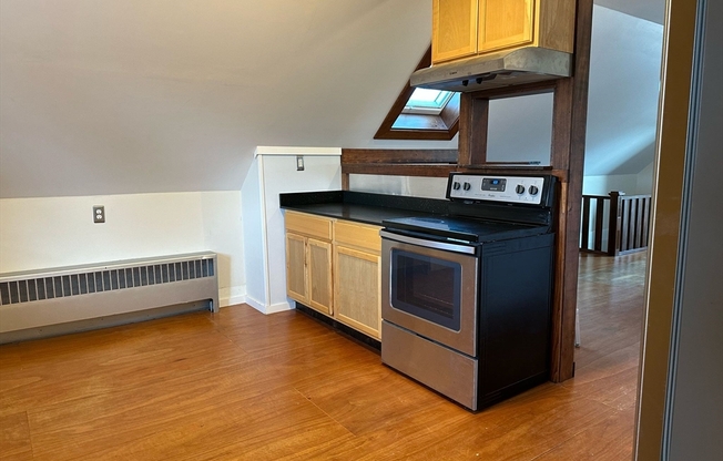 2 beds, 1 bath, 1,000 sqft, $2,200, Unit 3