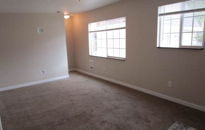 2 Bedroom, 1 Bathroom Tacoma Home