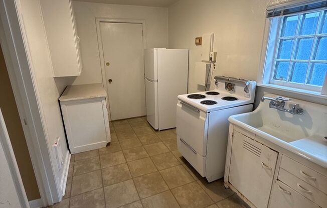 1 bed, 1 bath, $800