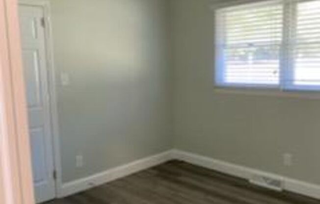 2 beds, 1 bath, $1,399