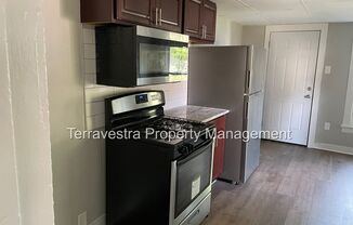 3 beds, 1 bath, $1,850, Unit 134 S 3rd