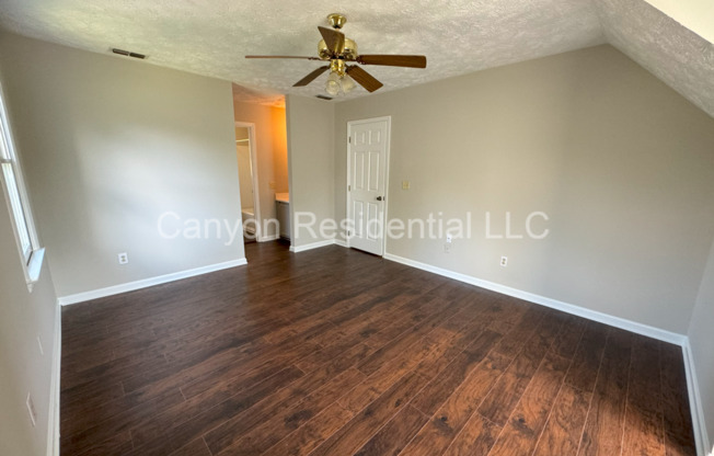 3 beds, 2.5 baths, $1,945