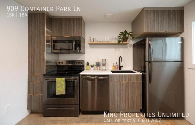 909 CONTAINER PARK LN