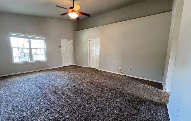 2 beds, 2 baths, $1,600