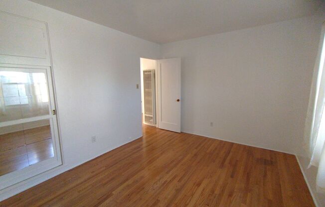 2 beds, 1 bath, $3,895