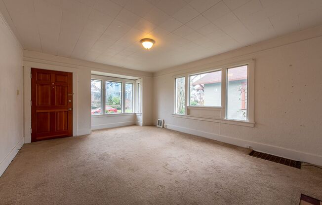 Beautiful 4 Bedroom Home Located on North Beacon Hill!