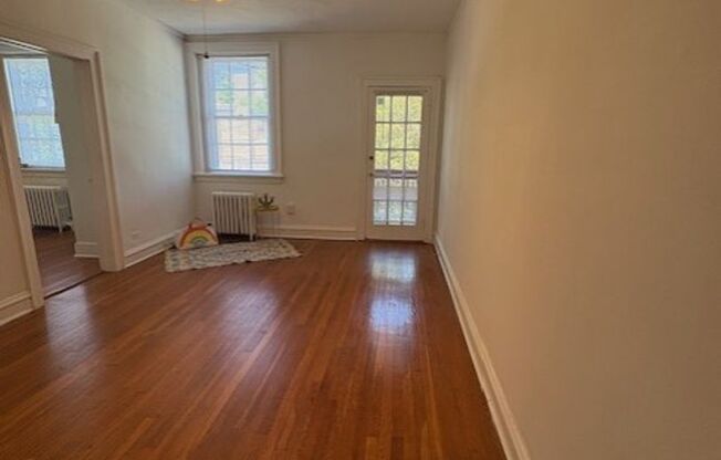 1 bed, 1 bath, 750 sqft, $1,325, Unit 218-7