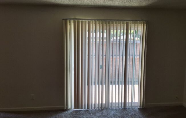 3 beds, 1 bath, 1,100 sqft, $1,645, Unit 1490-135