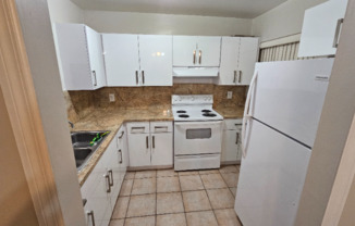 1035 W 77 ST