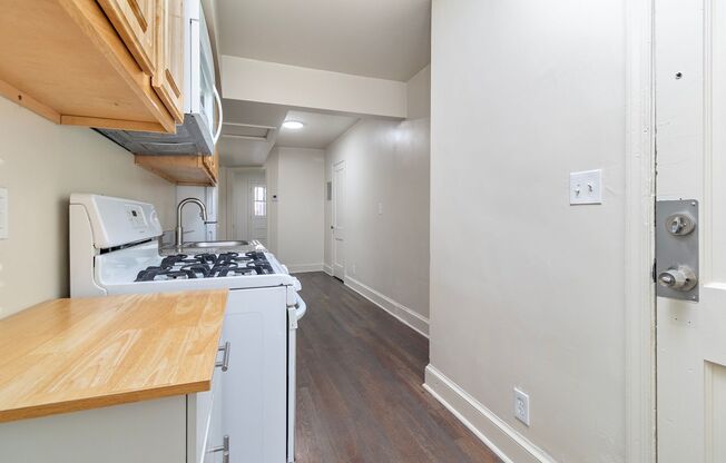 3 beds, 1 bath, $3,400, Unit 1