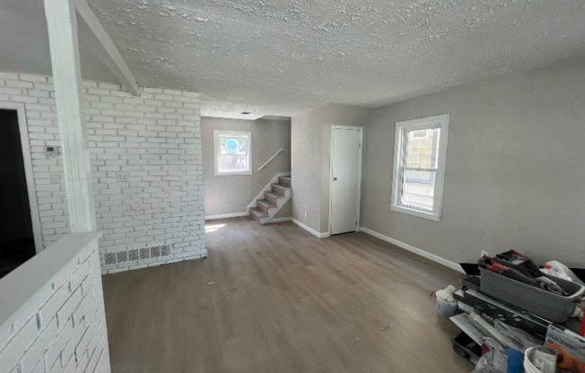 3653 E HAMMOND AVE