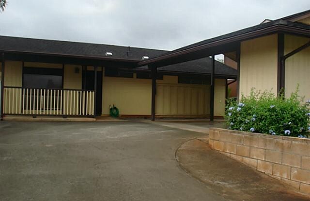 Mililani single level house - 3 bedroom, 2 bath , 2 car carport - Avail now!