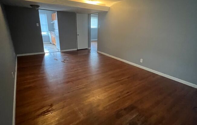7414-7418 Building - Olian Apartments