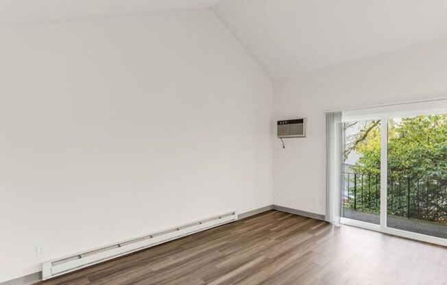 1 bed, 1 bath, 788 sqft, $1,295, Unit 103