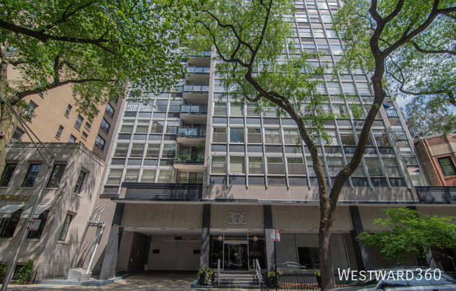 30 E ELM ST