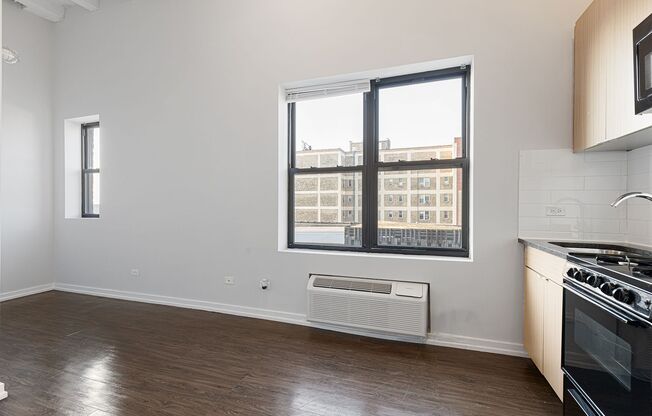 Studio, 1 bath, 204 sqft, $1,375, Unit 707