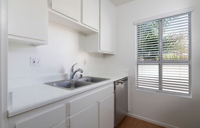 Four Winds Apartments