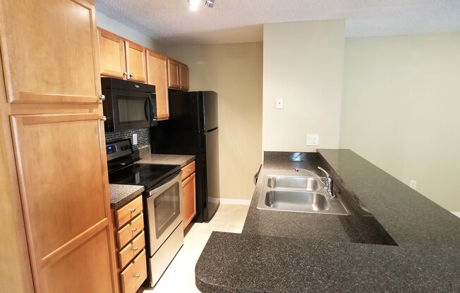 Upgraded 1/1 with Den for Rent in Brandon, FL